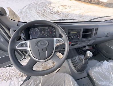 JAC N90-S (9т) БУНКЕРОВОЗ 8 м³